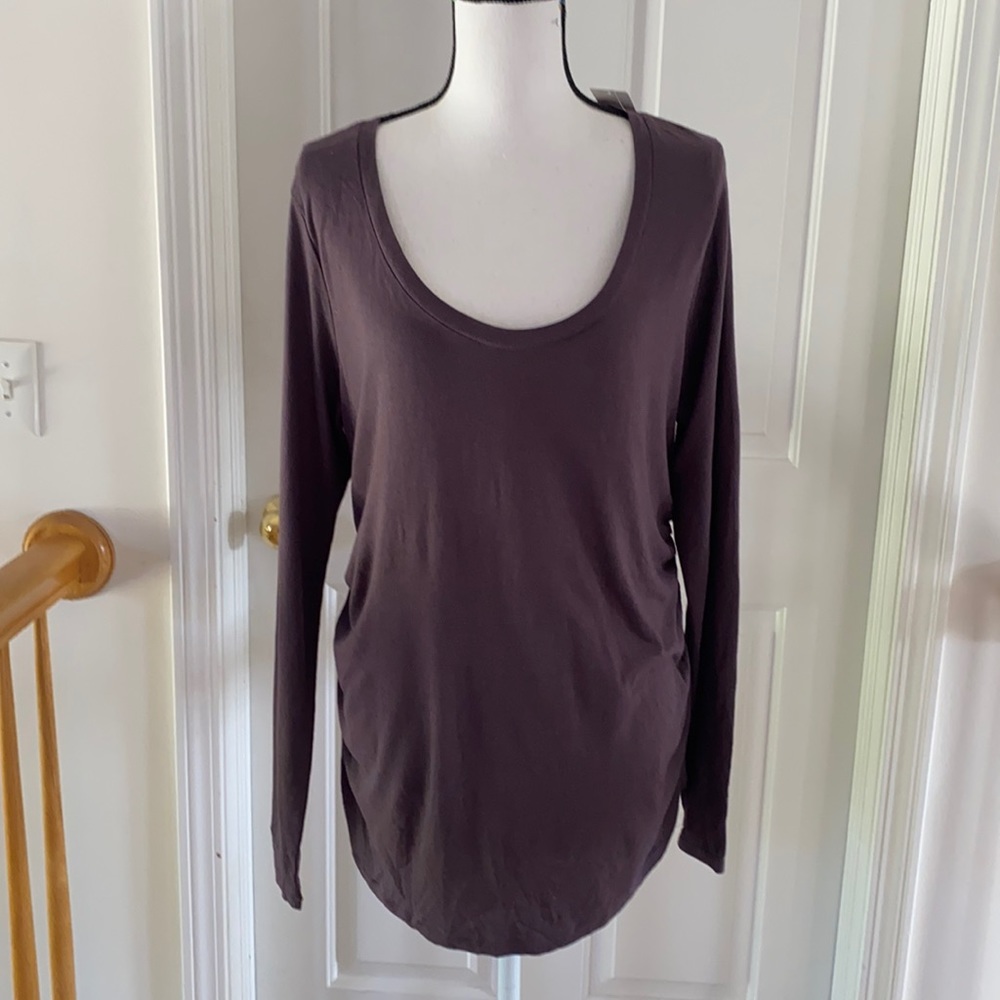 16:02 - 2/$35 Liz Lange for Target Maternity Long Sleeve Tee